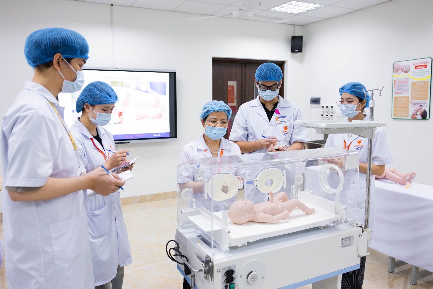 Trường Đại học Đại Nam c&ocirc;ng bố Quỹ học bổng 55 tỷ đồng tiếp sức t&acirc;n sinh vi&ecirc;n K20 đến giảng đường - Ảnh 2.