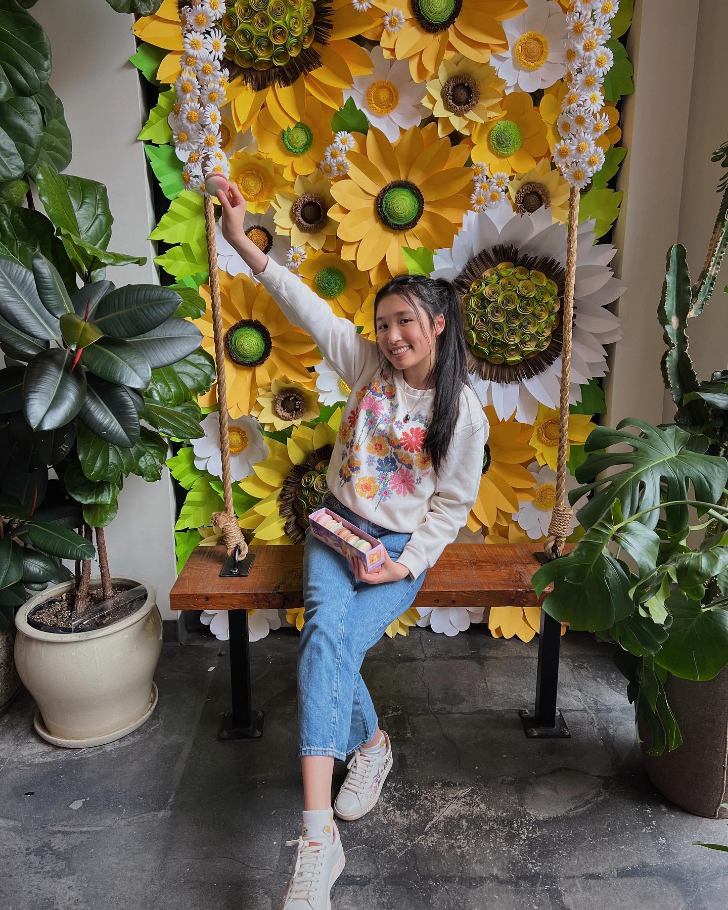 Tuổi 20 của richkid Jenny Huỳnh: Visual ng&agrave;y c&agrave;ng "nở hoa", style điệu đ&agrave; kh&aacute;c xa thời chỉ m&ecirc; &aacute;o ph&ocirc;ng- Ảnh 2.