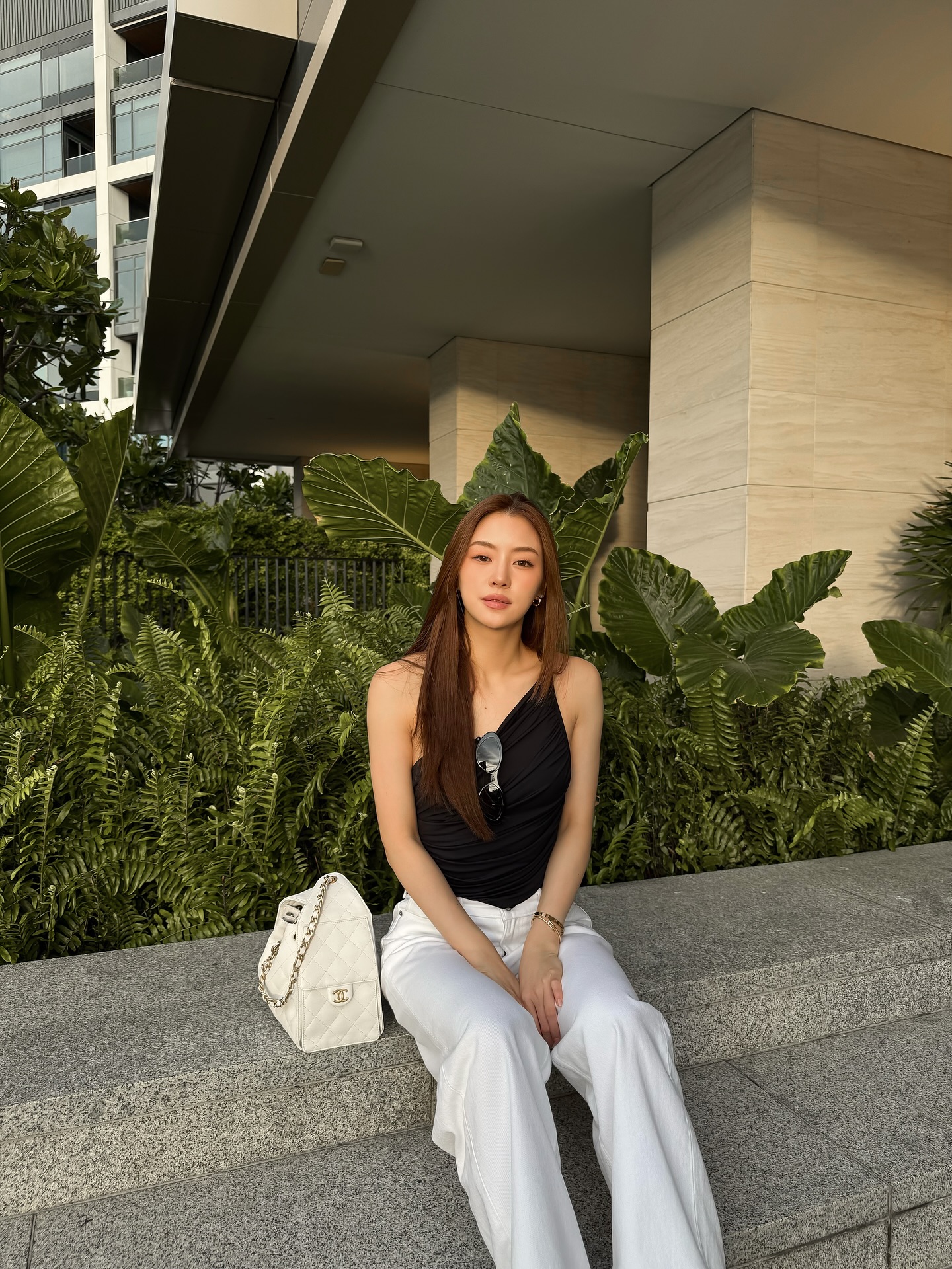 Tiểu thư xứ Ch&ugrave;a V&agrave;ng g&acirc;y sốt với nhan sắc "phong thần", diện đồ đơn giản m&agrave; sang d&atilde; man- Ảnh 7.