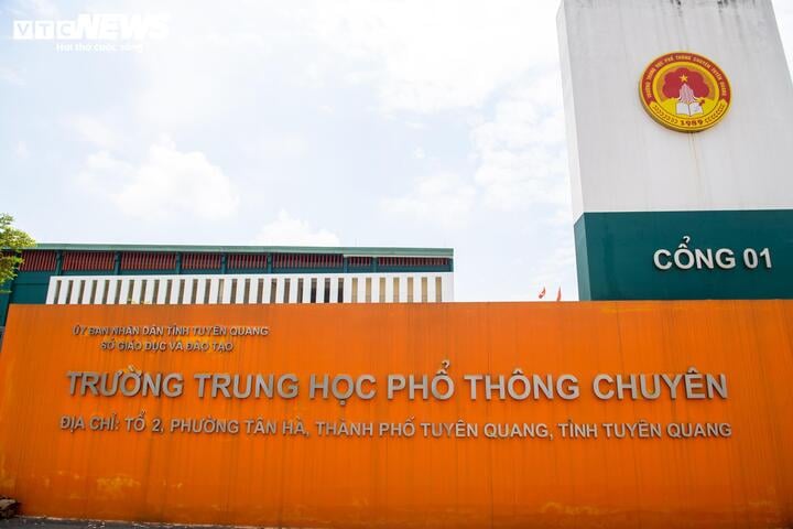 Vụ 147 điểm 10 m&ocirc;n To&aacute;n: C&aacute;c bị can bị khởi tố về tội g&igrave;?- Ảnh 2.