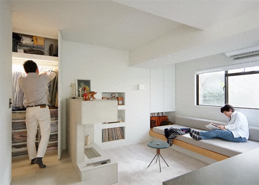 Người con trai b&aacute;n căn hộ ri&ecirc;ng để về ở c&ugrave;ng mẹ 63 tuổi: Căn hộ 46m&sup2; với 2 ban c&ocirc;ng chứng minh nh&agrave; nhỏ vẫn đủ để sống tiện nghi v&agrave; hạnh ph&uacute;c - Ảnh 1.