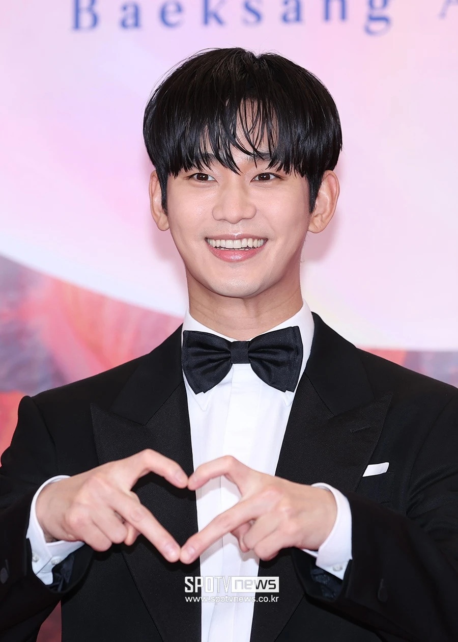 Kim Soo Hyun đ&oacute;n tin vui sau 16 th&aacute;ng d&iacute;nh scandal hẹn h&ograve; r&uacute;ng động giới giải tr&iacute; H&agrave;n Quốc- Ảnh 2.