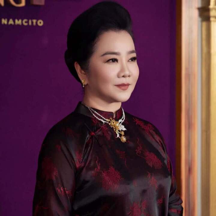 Bất ngờ th&acirc;n thế người đ&oacute;ng mẹ ruột Nam Phương Ho&agrave;ng hậu trong phim c&oacute; H&agrave; Tăng- Ảnh 1.