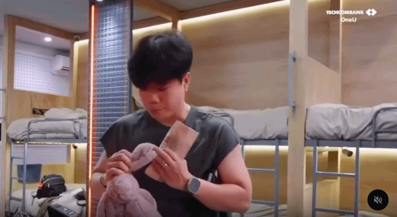Hội 5 &ocirc;ng bố c&oacute; con g&aacute;i của ATVNCG 2026: Ai cũng c&oacute; một c&aacute;ch cưng chiều "b&igrave;nh rượu mơ" khiến fan tan chảy - Ảnh 14.