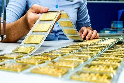 Gi&aacute; v&agrave;ng th&ecirc;m phi&ecirc;n &ldquo;đỏ lửa&rdquo;, xuống mức thấp nhất trong 1 tuần qua- Ảnh 1.