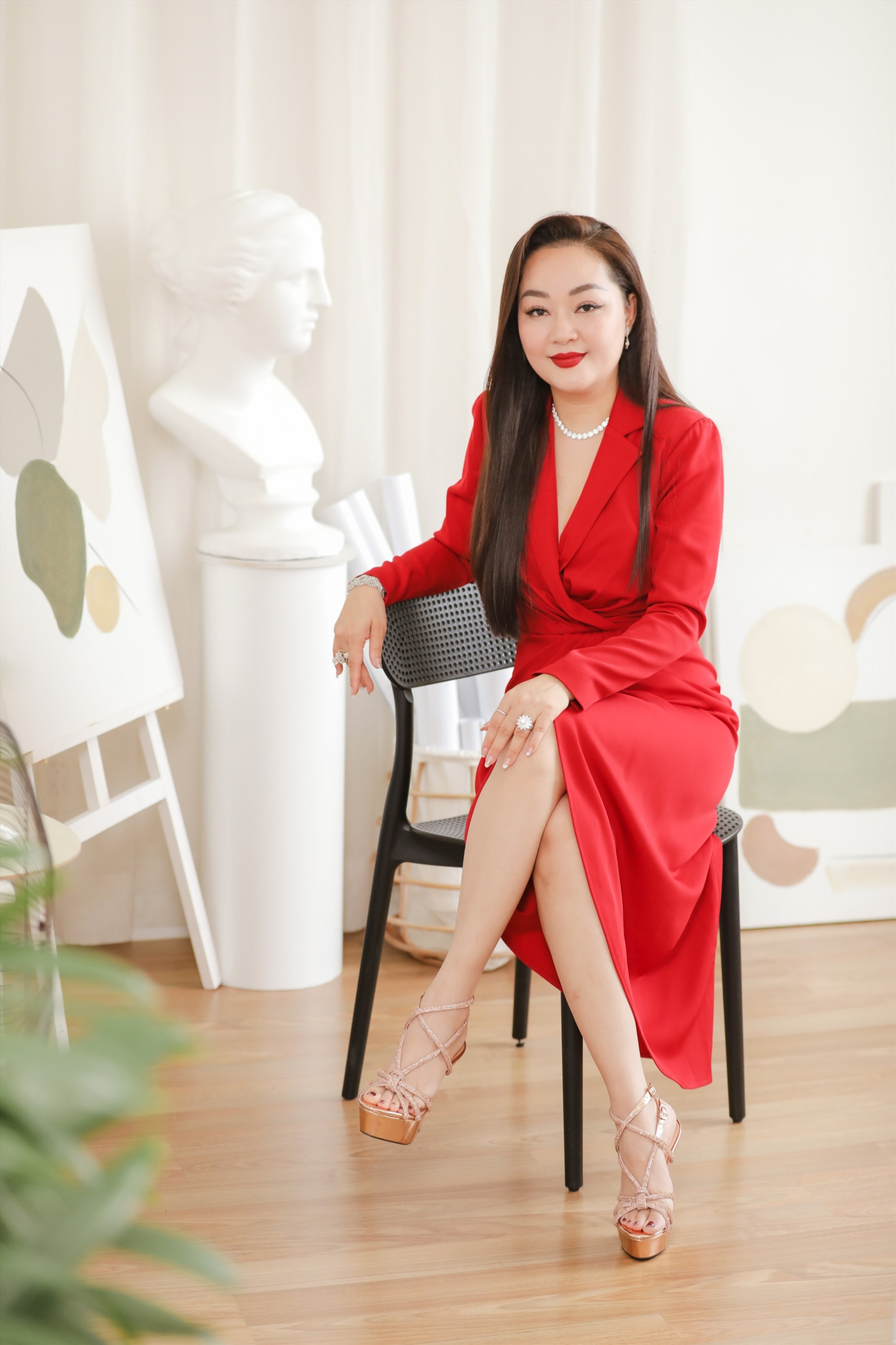 Trước khi bị bắt v&igrave; bu&ocirc;n lậu kim cương, &Aacute; hậu Ho&agrave;ng Thanh Nga gi&agrave;u c&oacute; thế n&agrave;o?- Ảnh 3.