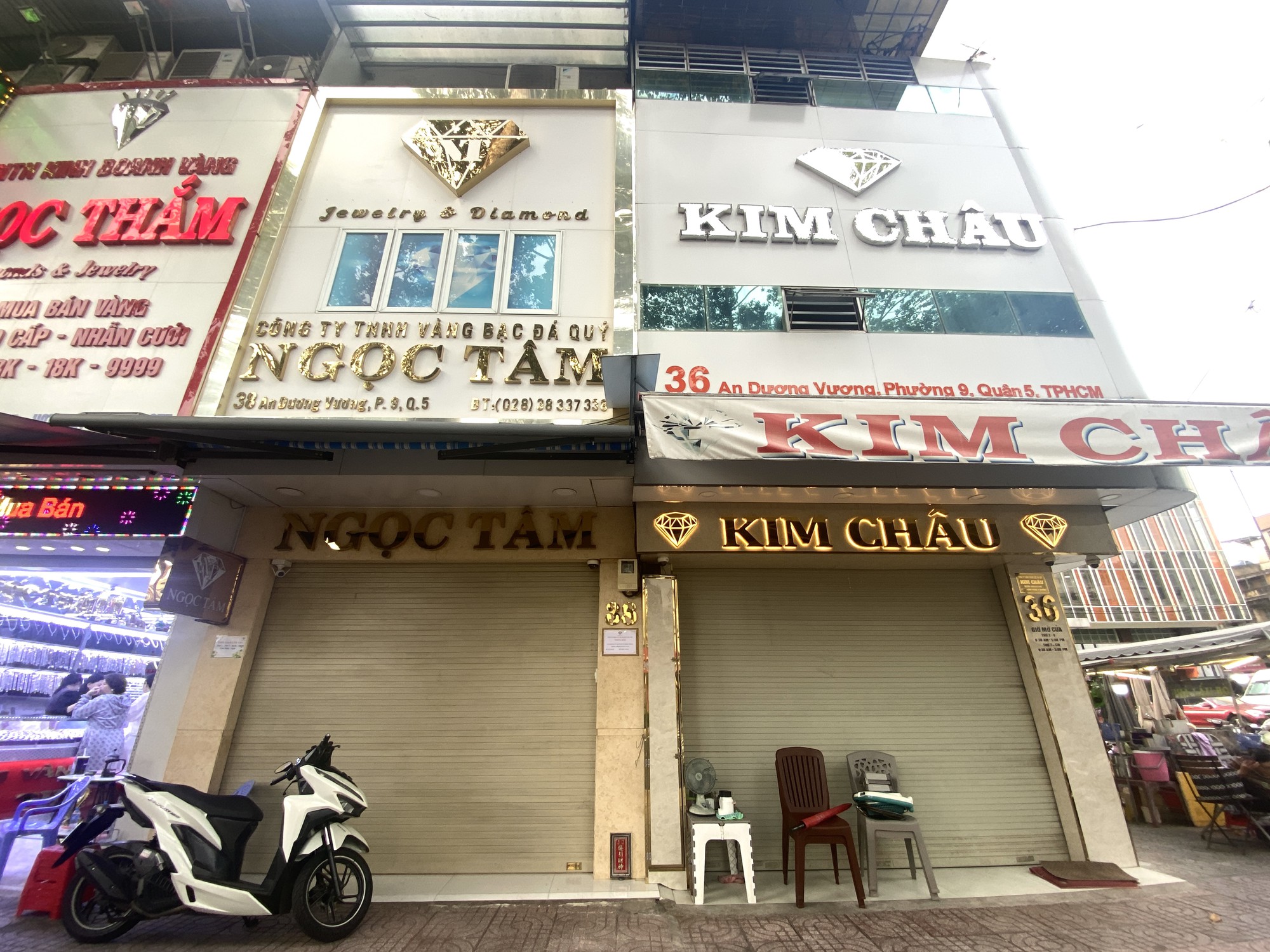 Ghi nhận chiều 14/7: Loạt tiệm v&agrave;ng Ngọc T&acirc;m, Kim L&yacute; "cửa đ&oacute;ng then c&agrave;i", nội dung th&ocirc;ng b&aacute;o g&acirc;y ch&uacute; &yacute;- Ảnh 4.