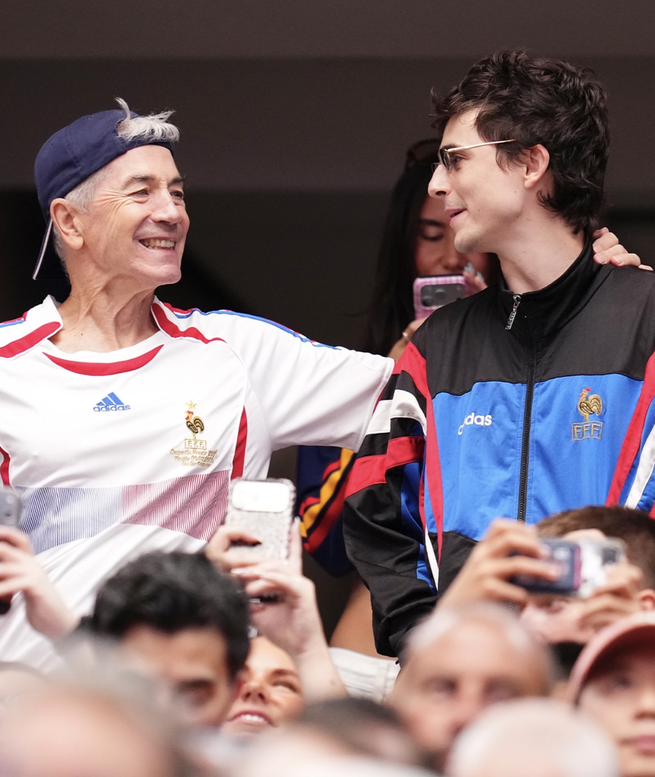 Timoth&eacute;e Chalamet tiếc nuối nh&igrave;n tuyển Ph&aacute;p thua T&acirc;y Ban Nha, vẫn g&acirc;y sốt với khoảnh khắc hội ngộ David Beckham tr&ecirc;n kh&aacute;n đ&agrave;i World Cup- Ảnh 4.