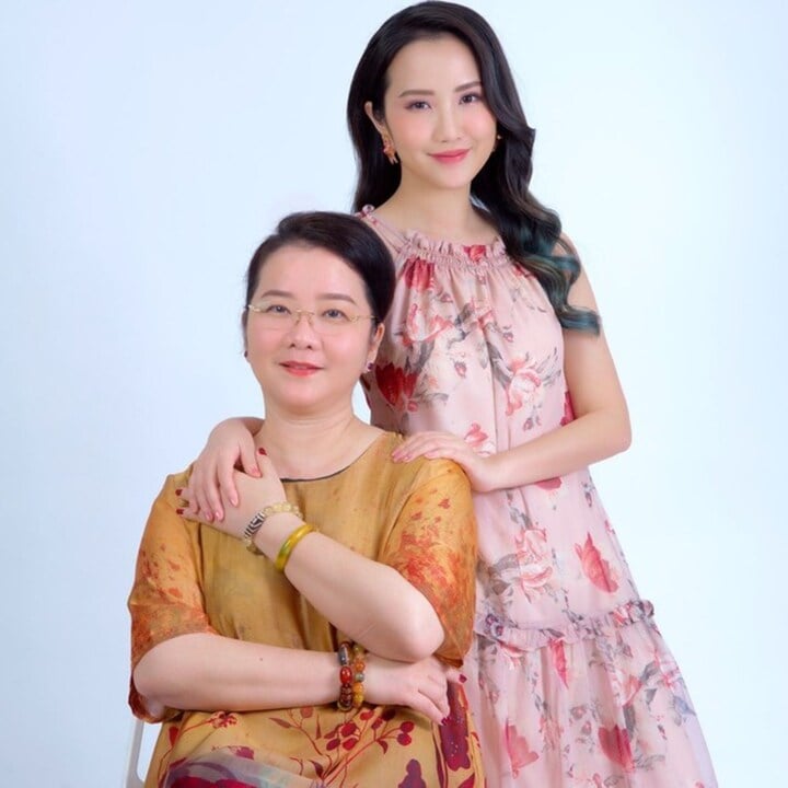 Bất ngờ th&acirc;n thế người đ&oacute;ng mẹ ruột Nam Phương Ho&agrave;ng hậu trong phim c&oacute; H&agrave; Tăng- Ảnh 3.