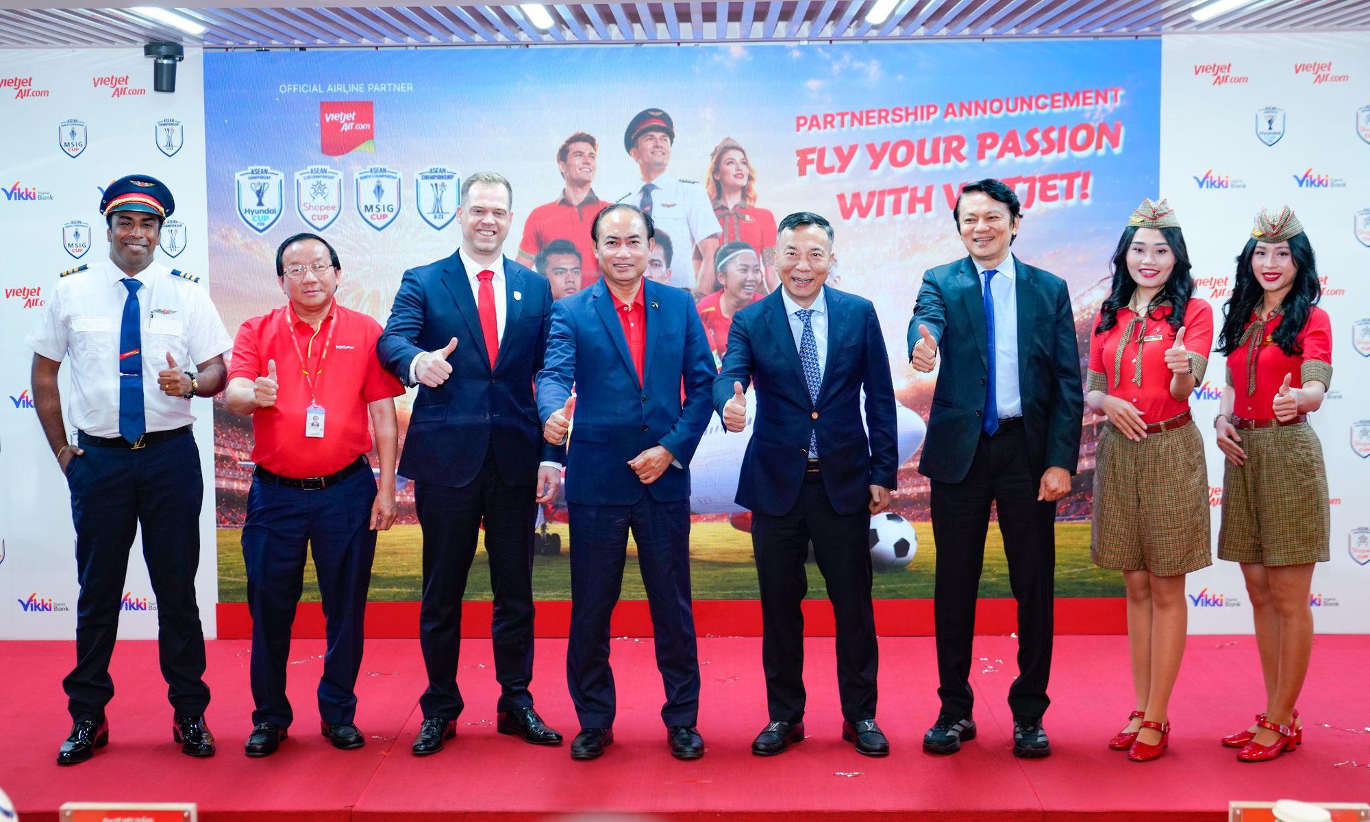 Vietjet v&agrave; Ng&acirc;n h&agrave;ng số Vikki trở th&agrave;nh đơn vị đồng h&agrave;nh c&ugrave;ng ASEAN United FC - Ảnh 5.