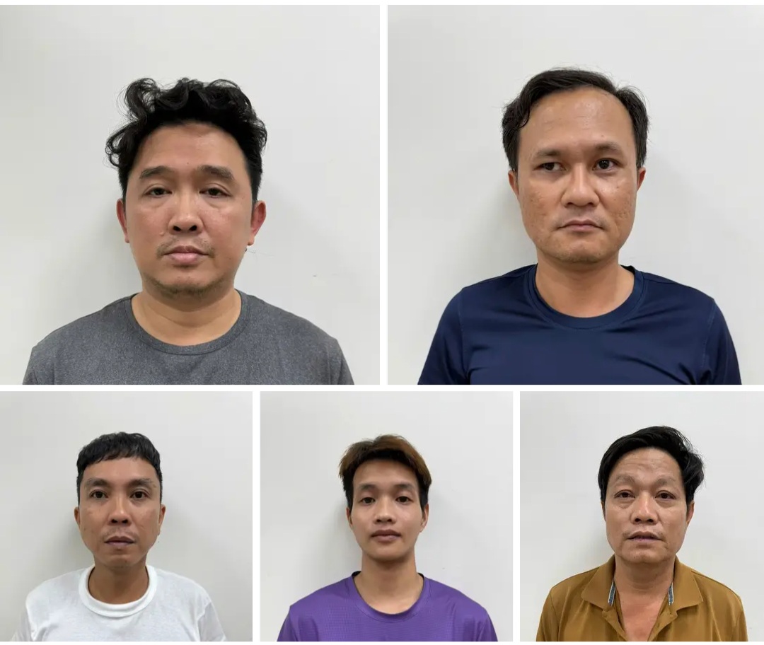 Công an điều tra tổng số tiền giao dịch 45 tỷ đồng: 5 người đàn ông bị bắt giữ- Ảnh 1.