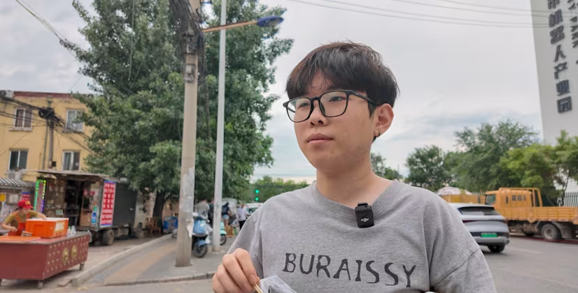 Lớn l&ecirc;n ở nơi từng l&agrave; ước mơ của nhiều người, nhưng trưởng th&agrave;nh lại chọn rời đi- Ảnh 1.