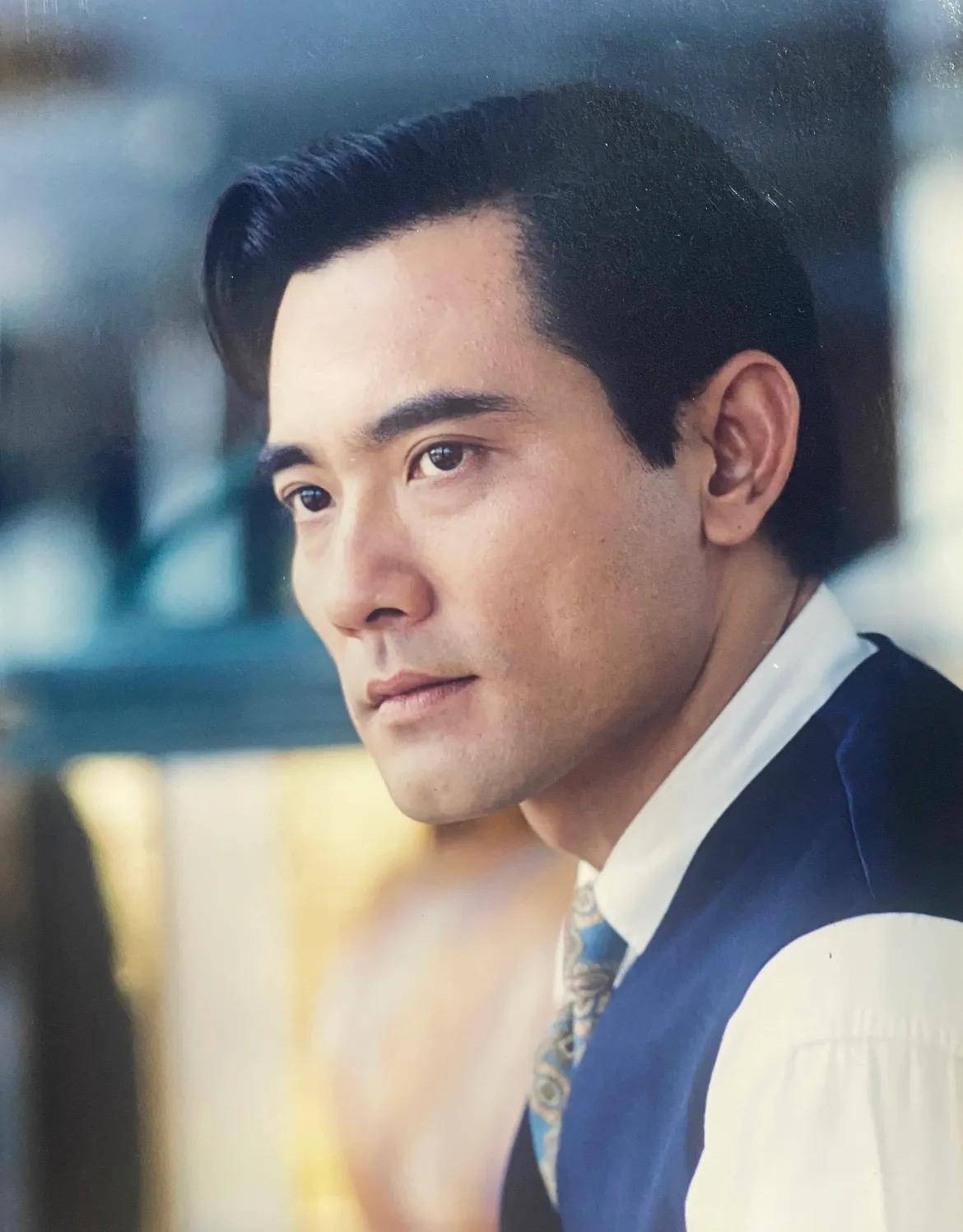 Nam diễn vi&ecirc;n đẹp trai số 1 showbiz bỏ phố về qu&ecirc; nu&ocirc;i vịt chăn ngan, nay cạo trọc đầu ph&aacute;t tướng kh&ocirc;ng thể nhận ra- Ảnh 5.