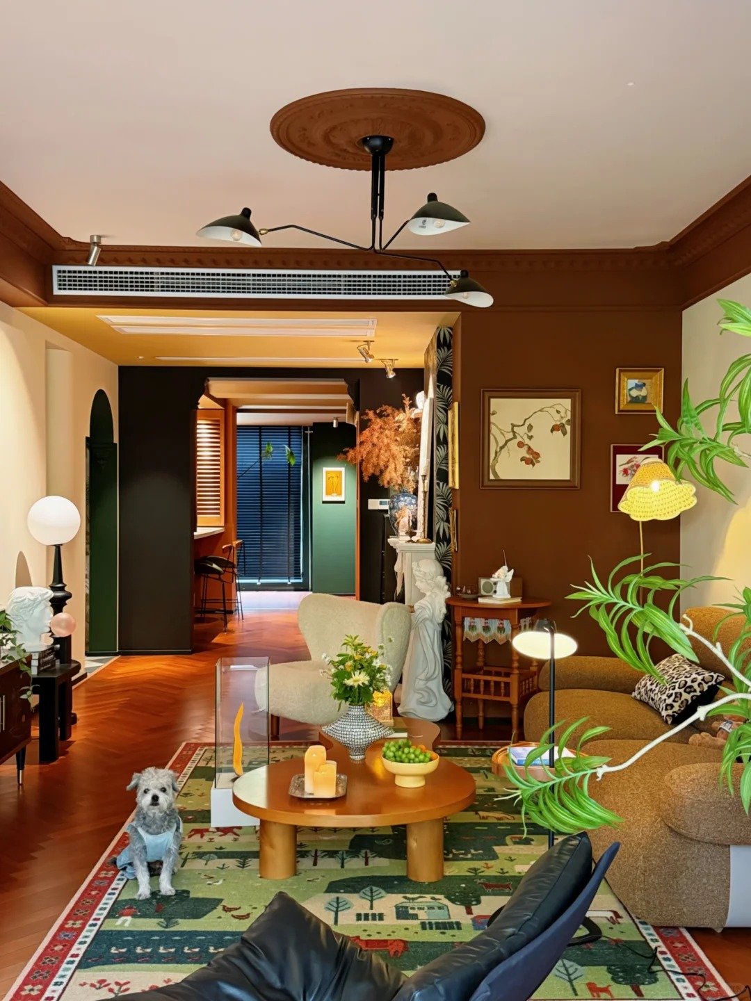 Cải tạo ban c&ocirc;ng 1m2 th&agrave;nh ph&ograve;ng tắm, kh&ocirc;ng đi l&agrave;m vẫn sống rất chill: Cuộc sống khiến nhiều người t&ograve; m&ograve;- Ảnh 3.