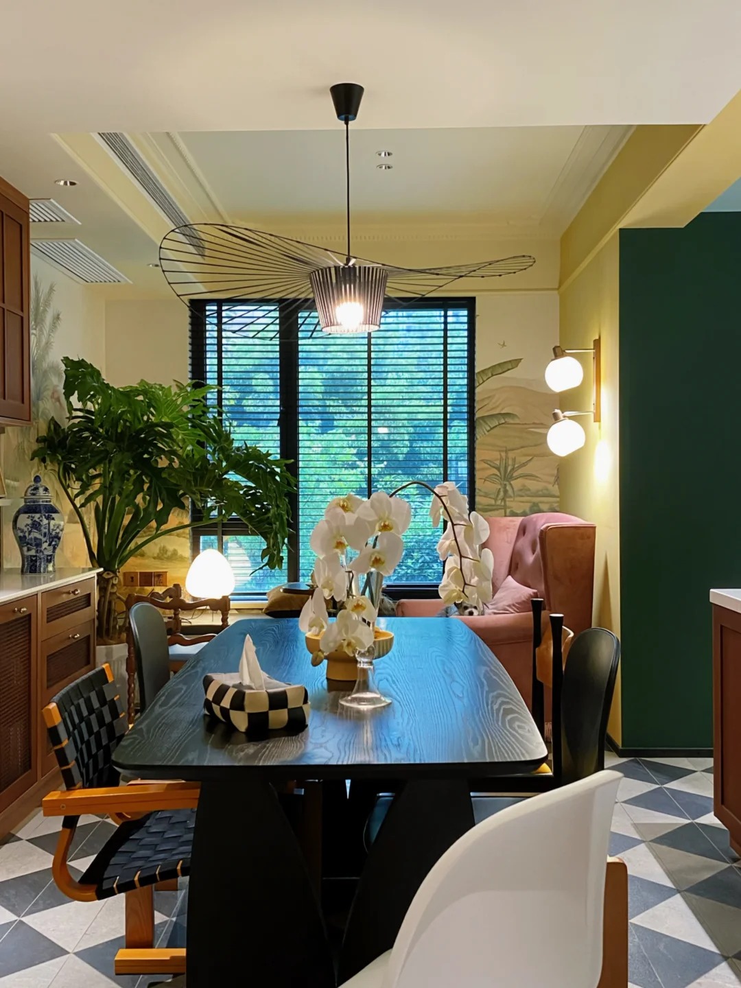 Cải tạo ban c&ocirc;ng 1m2 th&agrave;nh ph&ograve;ng tắm, kh&ocirc;ng đi l&agrave;m vẫn sống rất chill: Cuộc sống khiến nhiều người t&ograve; m&ograve;- Ảnh 9.