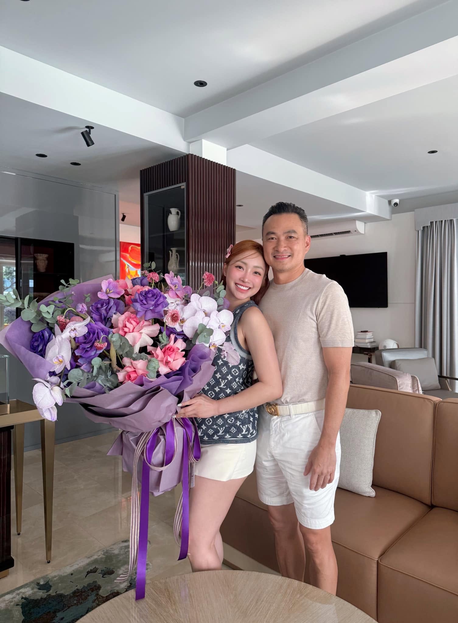 Nữ đại gia n&oacute;i về chồng l&agrave; t&agrave;i tử đ&igrave;nh đ&aacute;m: "Để gia đ&igrave;nh &ecirc;m ấm, anh ấy hợp t&aacute;c diễn 10 ph&uacute;t rồi chạy" - Ảnh 3.