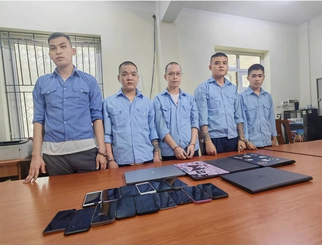 16 người d&acirc;n ở H&agrave; Nội bị chiếm tiền trong t&agrave;i khoản ng&acirc;n h&agrave;ng: Bắt Nguyễn Tiến Sỷ v&agrave; đồng bọn- Ảnh 1.