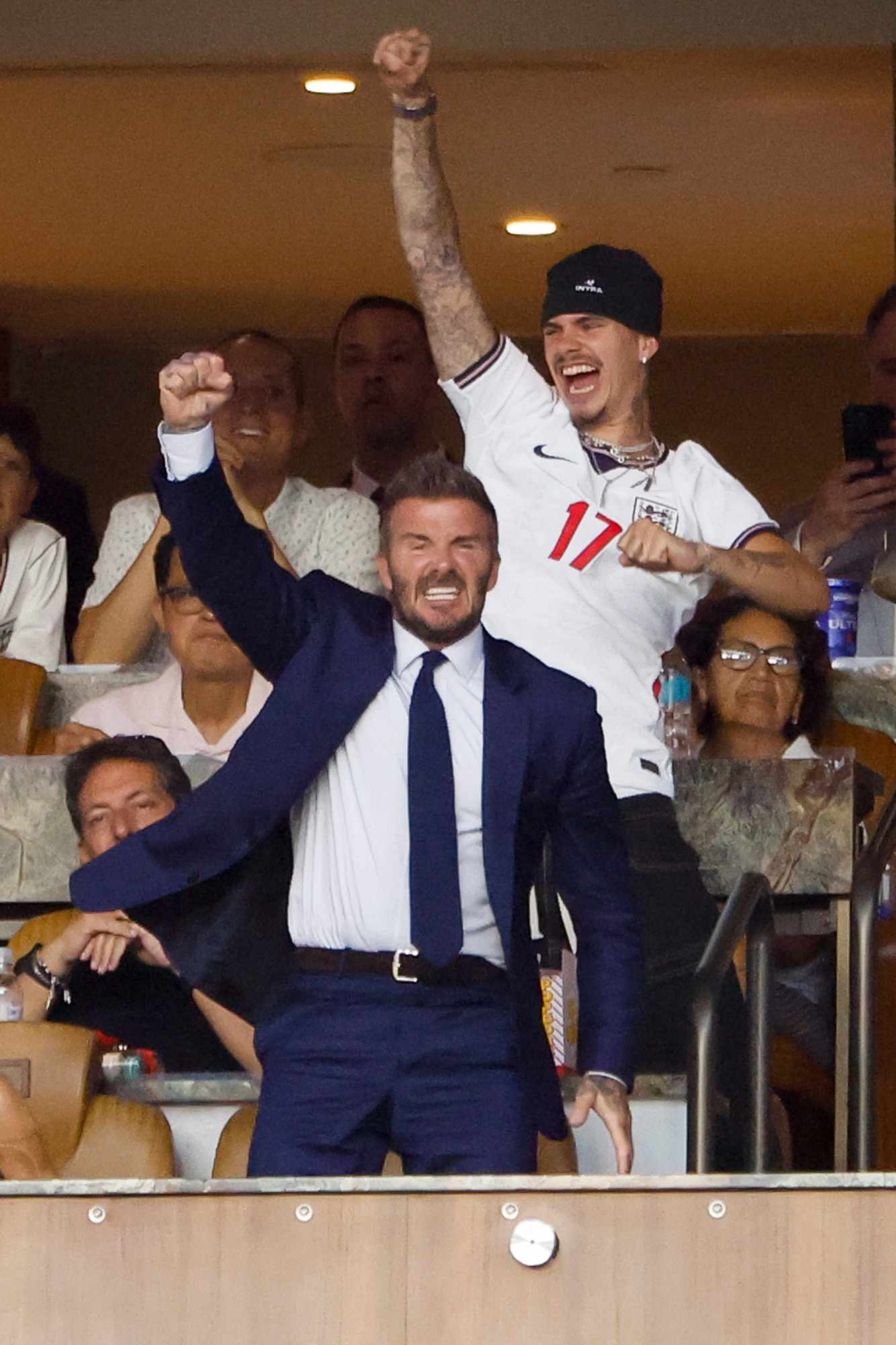 David Beckham đọ visual với Timoth&eacute;e Chalamet tr&ecirc;n kh&aacute;n đ&agrave;i World Cup: Ai hơn ai?- Ảnh 8.