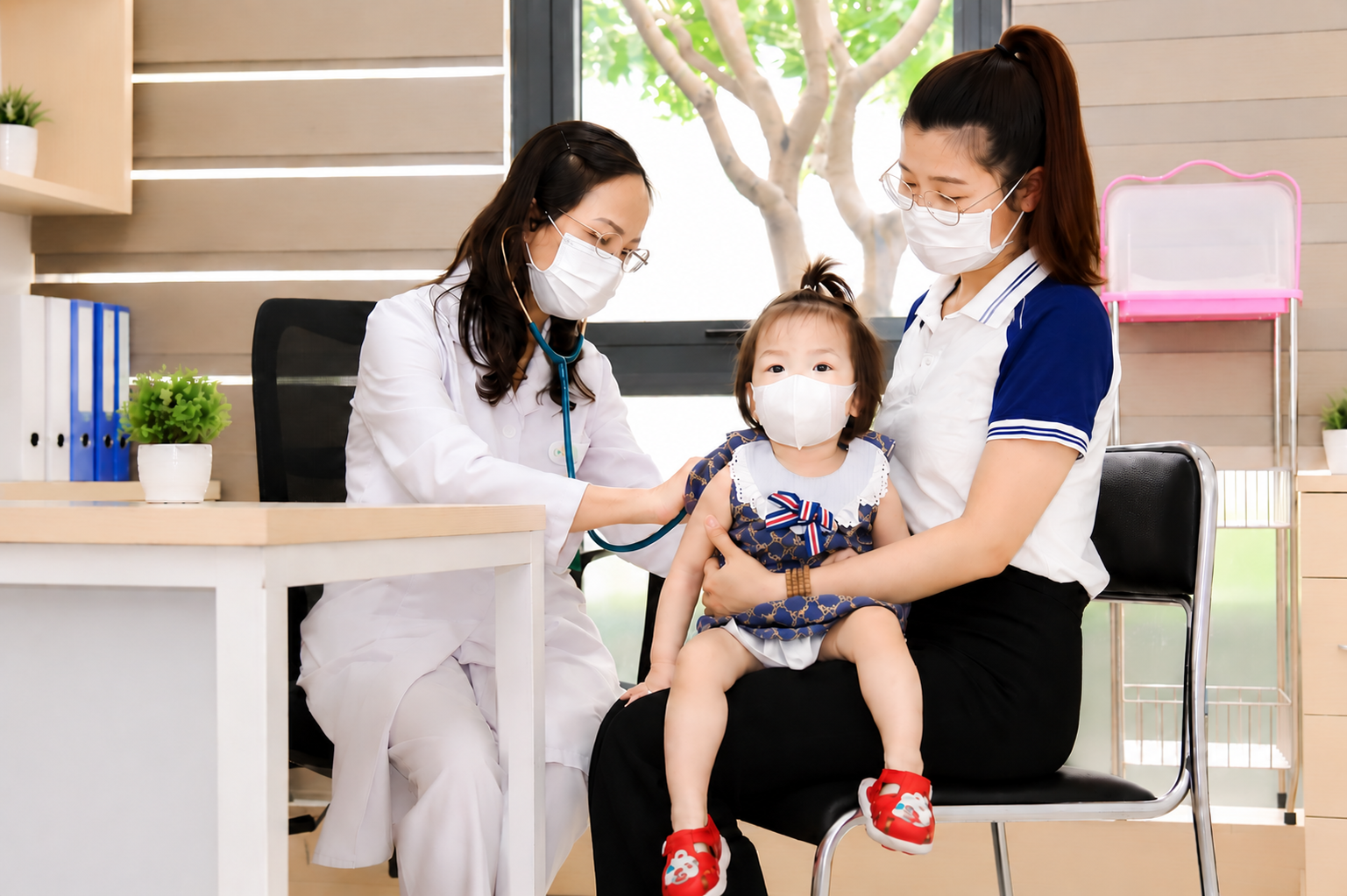 1 loại virus đang tăng nhanh, bể bơi c&ocirc;ng cộng nguy cơ l&acirc;y nhiễm: B&aacute;c sĩ cảnh b&aacute;o dấu hiệu trẻ mắc bệnh, phụ huynh đừng chủ quan - Ảnh 4.