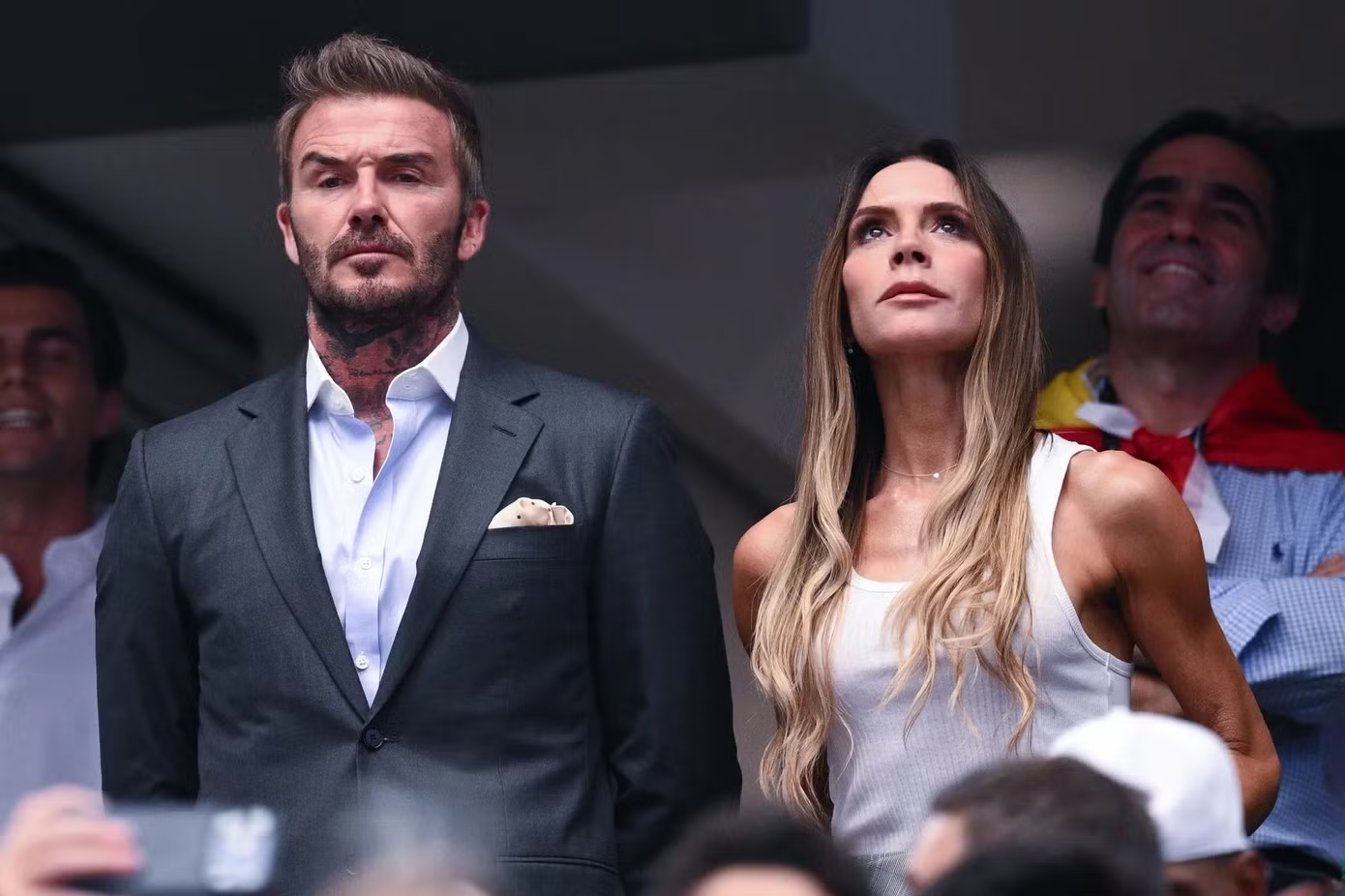 David Beckham đọ visual với Timoth&eacute;e Chalamet tr&ecirc;n kh&aacute;n đ&agrave;i World Cup: Ai hơn ai?- Ảnh 1.