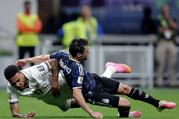 Khoảnh khắc "căng như d&acirc;y đ&agrave;n" trận Anh đấu Argentina: 19 pha phạm lỗi, b&aacute;n kết World Cup m&agrave; ngỡ "s&agrave;n đấu MMA" - Ảnh 9.