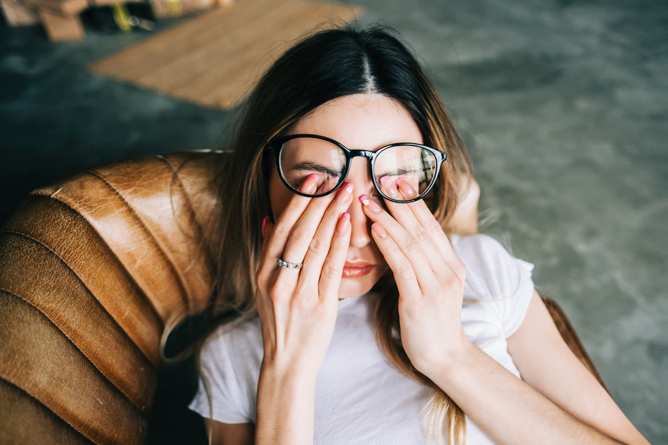 2 giờ s&aacute;ng, cơ thể r&atilde; rời nhưng n&atilde;o vẫn "nhảy m&uacute;a": Giải m&atilde; nỗi &aacute;m ảnh mang t&ecirc;n "C&agrave;ng mệt c&agrave;ng kh&oacute; ngủ"- Ảnh 1.