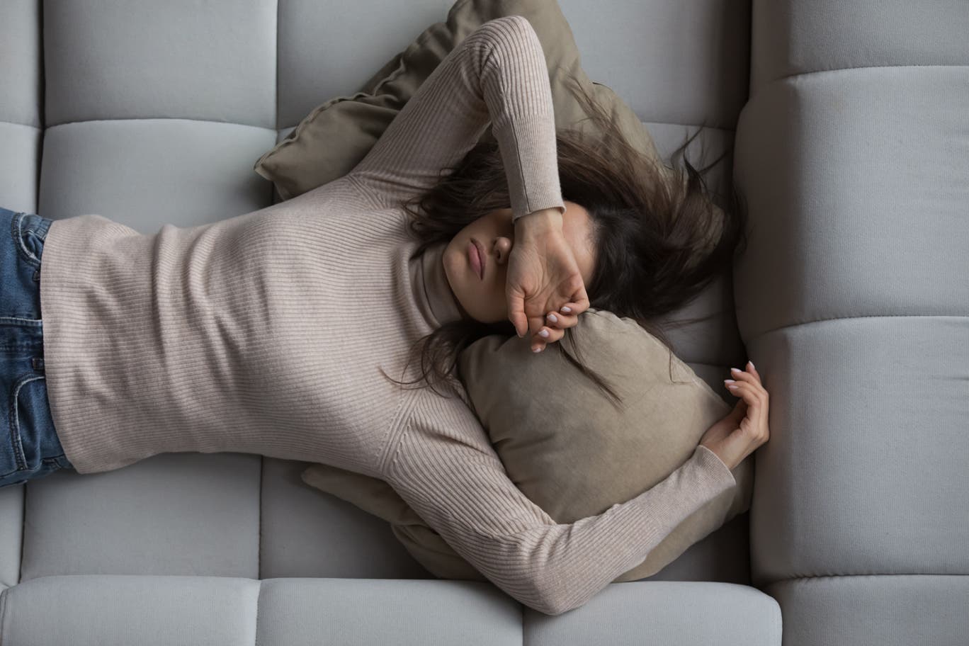 2 giờ s&aacute;ng, cơ thể r&atilde; rời nhưng n&atilde;o vẫn "nhảy m&uacute;a": Giải m&atilde; nỗi &aacute;m ảnh mang t&ecirc;n "C&agrave;ng mệt c&agrave;ng kh&oacute; ngủ"- Ảnh 2.