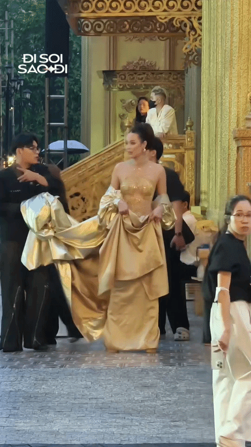 Thảm đỏ hot h&ocirc;m nay: Kỳ Duy&ecirc;n - Thi&ecirc;n &Acirc;n c&ocirc;ng khai, 1 n&agrave;ng hậu bị ekip nhắc nhở chen h&agrave;ng- Ảnh 4.