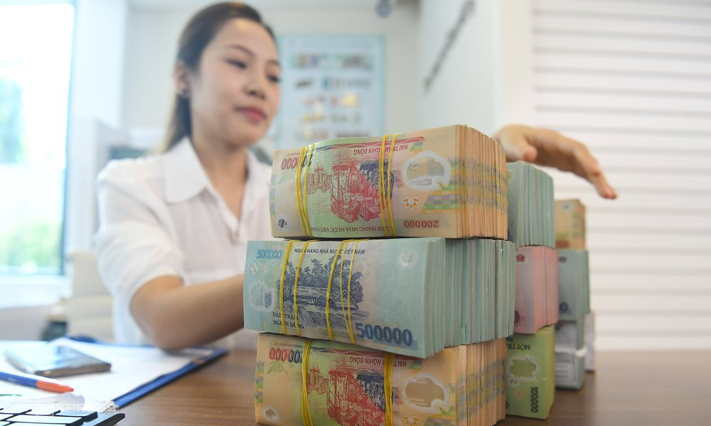 C&oacute; 5 tỷ gửi tiết kiệm ng&acirc;n h&agrave;ng, mỗi th&aacute;ng nhận được bao nhi&ecirc;u tiền l&atilde;i?- Ảnh 1.