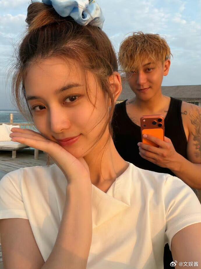 T&oacute;m gọn n&agrave;ng thơ gen Z mặt mộc đi l&agrave;m trợ l&yacute; cho chủ tịch showbiz, ra về bị ekip bỏ lại đứng lủi thủi 1 m&igrave;nh tr&ecirc;n phố- Ảnh 6.