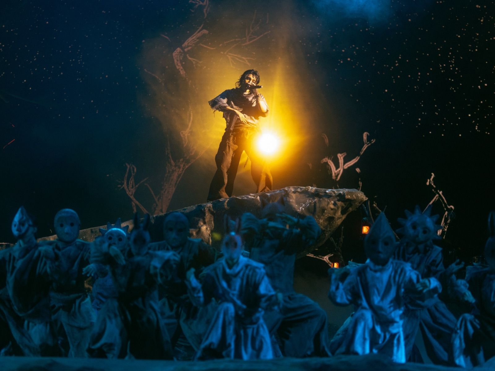 Kh&ocirc;ng thể hết "wow" với ca sĩ n&agrave;y: L&agrave;m concert lỗ 3 tỷ, quay MV 5 tiếng m&agrave; nghệ tuyệt đối- Ảnh 12.