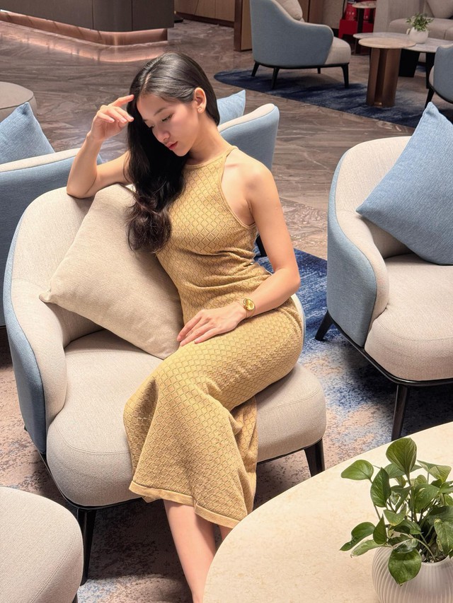 11 gi&acirc;y catwalk chinh phục cả triệu người của &Aacute; hậu Việt, body chuẩn đẹp khỏe l&agrave; đ&acirc;y!- Ảnh 6.