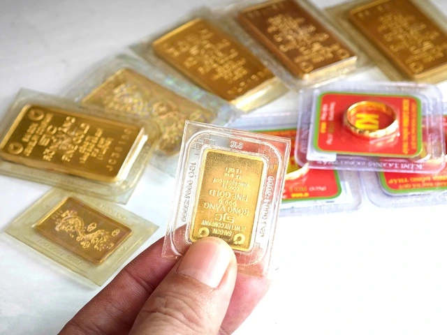 Hiện tượng lạ tr&ecirc;n thị trường v&agrave;ng s&aacute;ng nay- Ảnh 1.