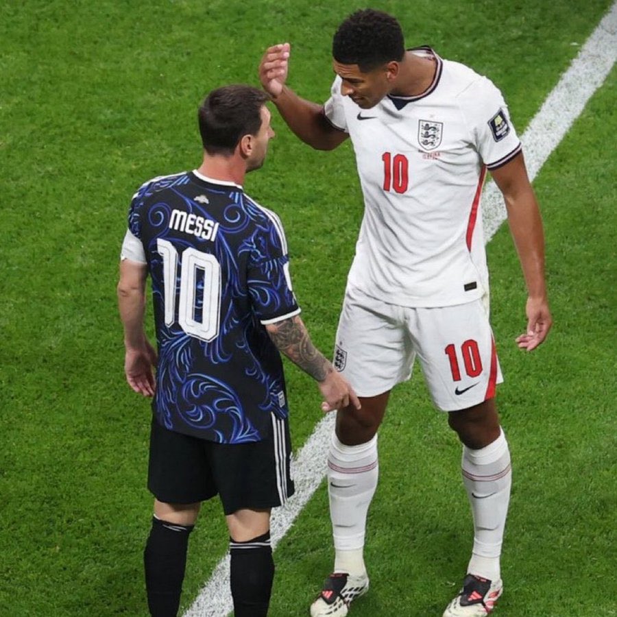 Đang viral: Messi và Bellingham "đấu võ mồm" cực gắt, Goat bĩu môi với "cậu Be", suốt trận kèn cựa nhau căng đét - Ảnh 4.