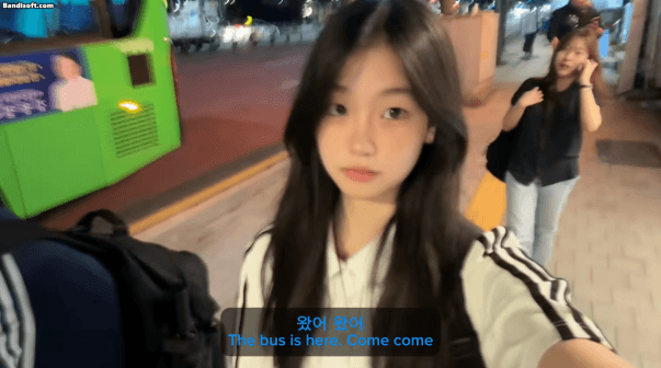Mỹ nh&acirc;n tuyệt đẹp được 3 &ocirc;ng lớn số 1 showbiz để mắt: Thua thi&ecirc;n thần mỗi đ&ocirc;i c&aacute;nh, đang viral cả tuần trời- Ảnh 5.