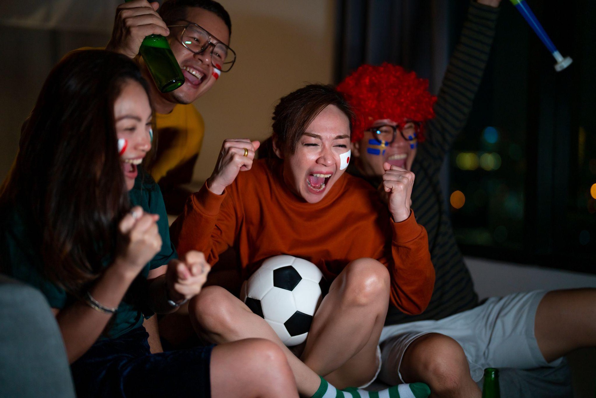 Khi th&aacute;nh đường b&oacute;ng đ&aacute; kết nối triệu tr&aacute;i tim - Ảnh 2.