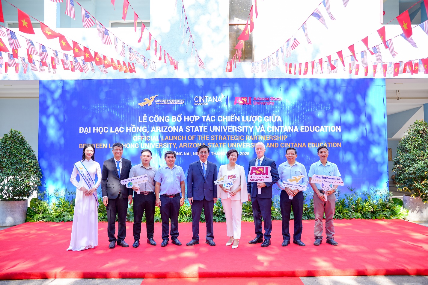 M&ocirc; h&igrave;nh Powered by ASU: Nơi sinh vi&ecirc;n LHU khơi mở tư duy to&agrave;n cầu từ năm nhất - Ảnh 1.