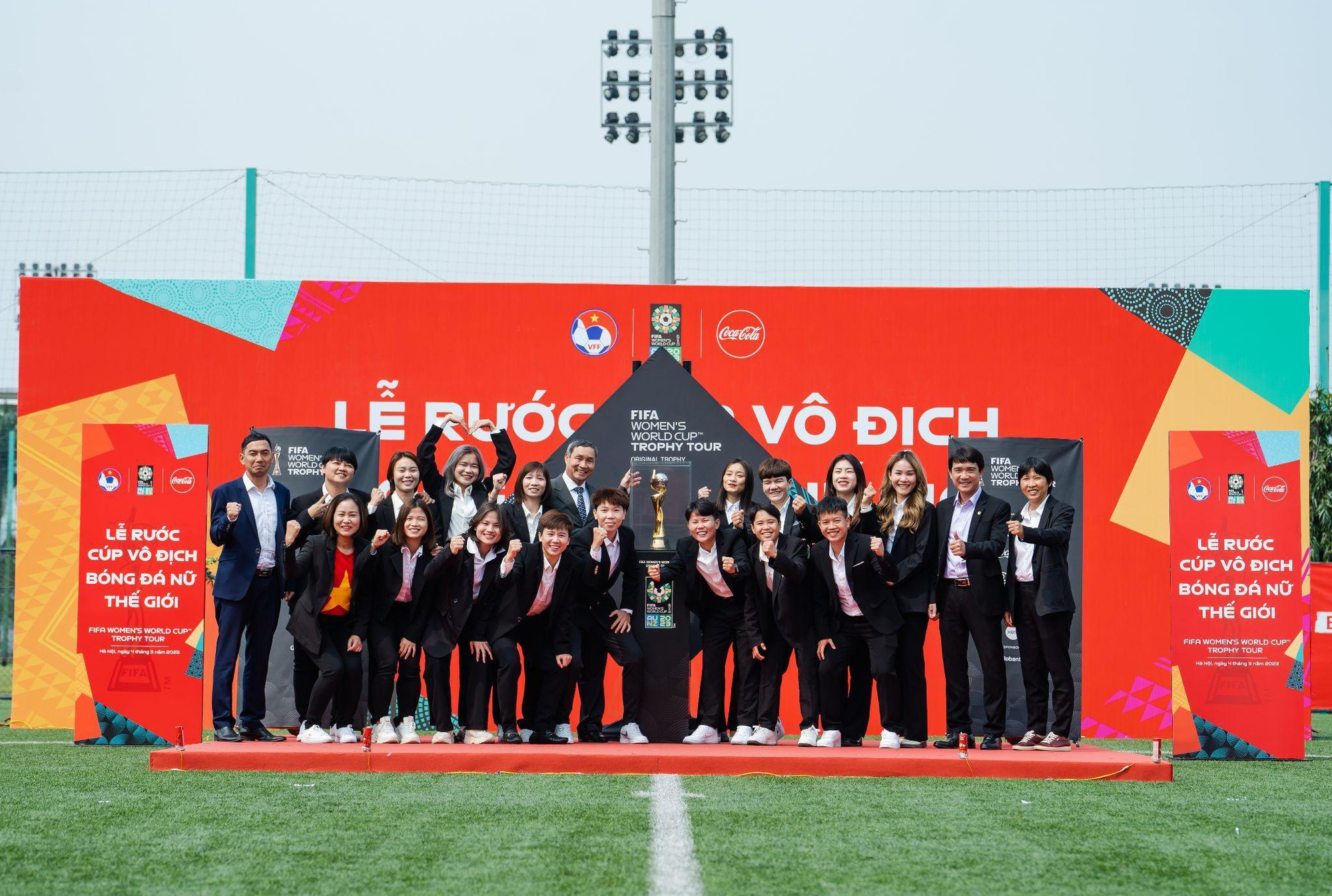 Khi World Cup trở th&agrave;nh k&yacute; ức chung của c&aacute;c thể hệ người Việt - Ảnh 3.