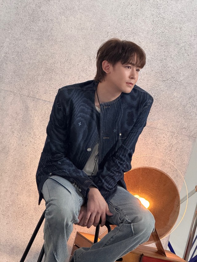 Ho&agrave;ng tử lai đẹp nhất showbiz từng b&eacute;o đến vỡ n&eacute;t, nay khoe body săn chắc khiến fan phấn kh&iacute;ch- Ảnh 4.