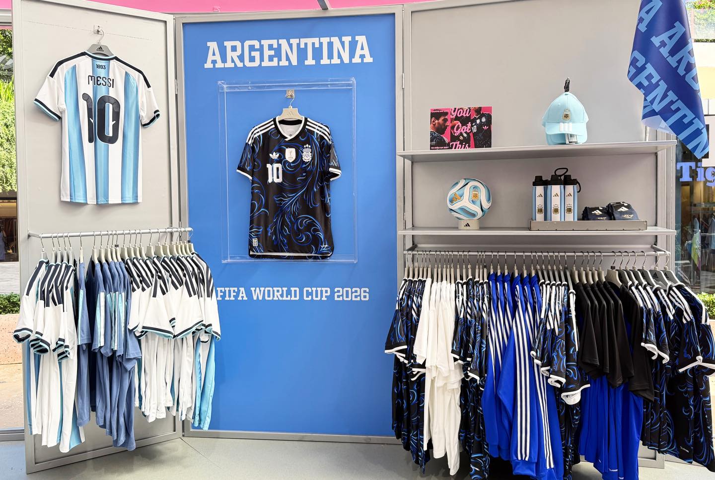 Một sao Việt kh&oacute;c r&ograve;ng cả World Cup, đ&ograve;i "đu" Messi nhưng bị bạn g&aacute;i tố- Ảnh 5.