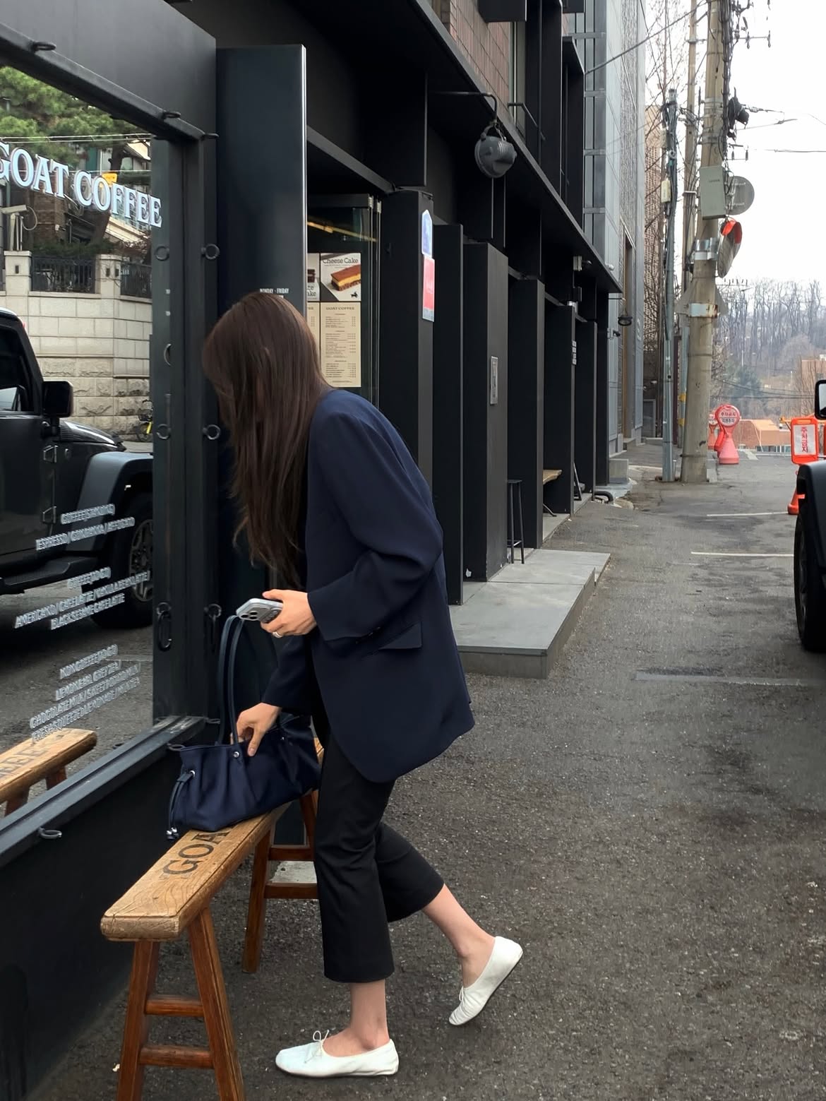 "Gi&agrave;y mướp" l&agrave; g&igrave; m&agrave; Jennie m&ecirc; mẩn? Mẫu gi&agrave;y bệt đang hot hơn cả gi&agrave;y b&uacute;p b&ecirc;, vừa t&ocirc;n ch&acirc;n vừa dễ đi- Ảnh 8.