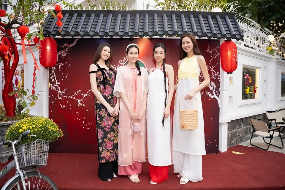 C&ocirc; g&aacute;i người miền T&acirc;y khiến tiến sĩ mang 13 c&acirc;y v&agrave;ng hỏi cưới, mở qu&aacute;n cafe được Hoa hậu quốc tế đến ủng hộ- Ảnh 9.