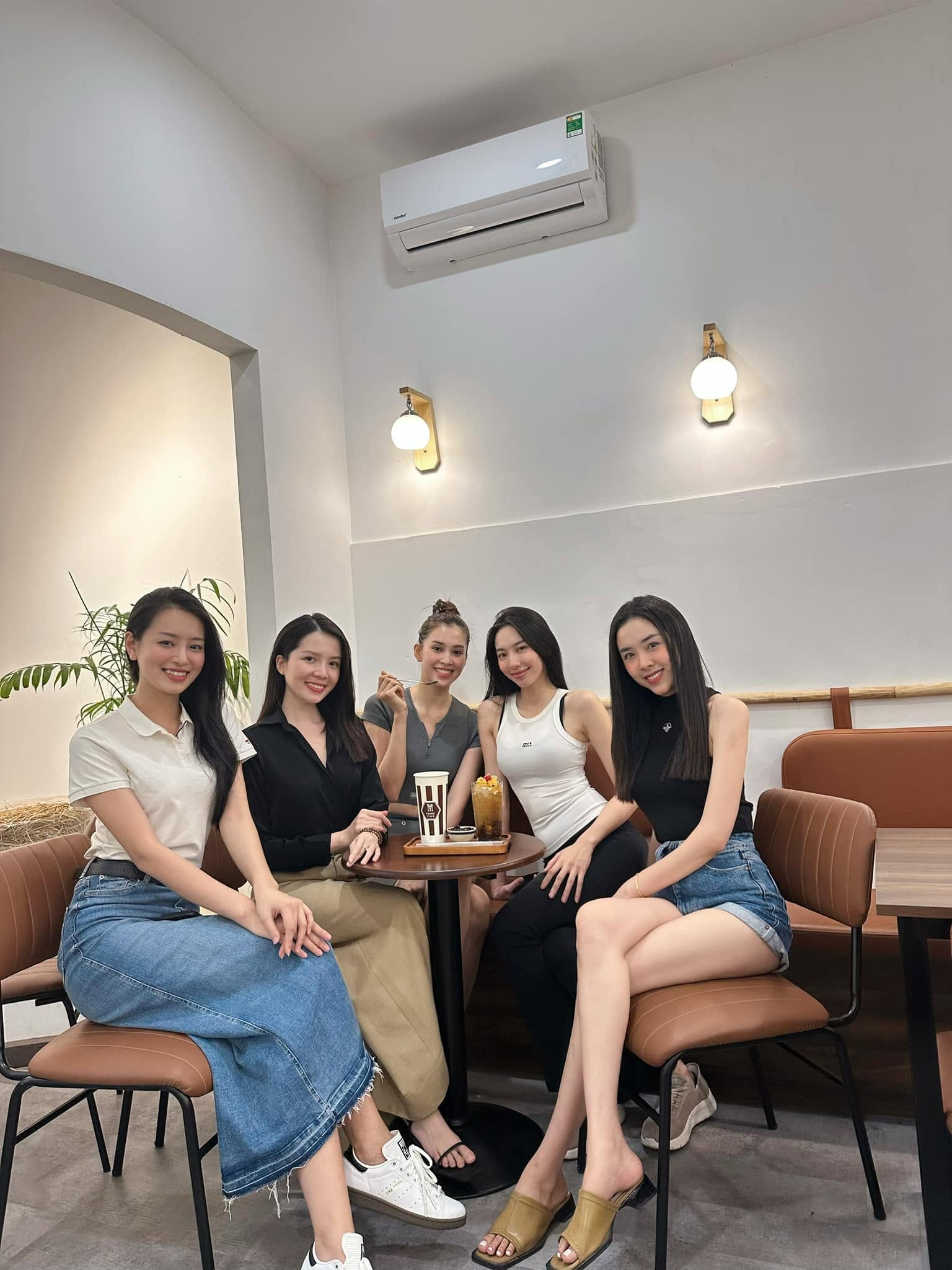 C&ocirc; g&aacute;i người miền T&acirc;y khiến tiến sĩ mang 13 c&acirc;y v&agrave;ng hỏi cưới, mở qu&aacute;n cafe được Hoa hậu quốc tế đến ủng hộ- Ảnh 8.