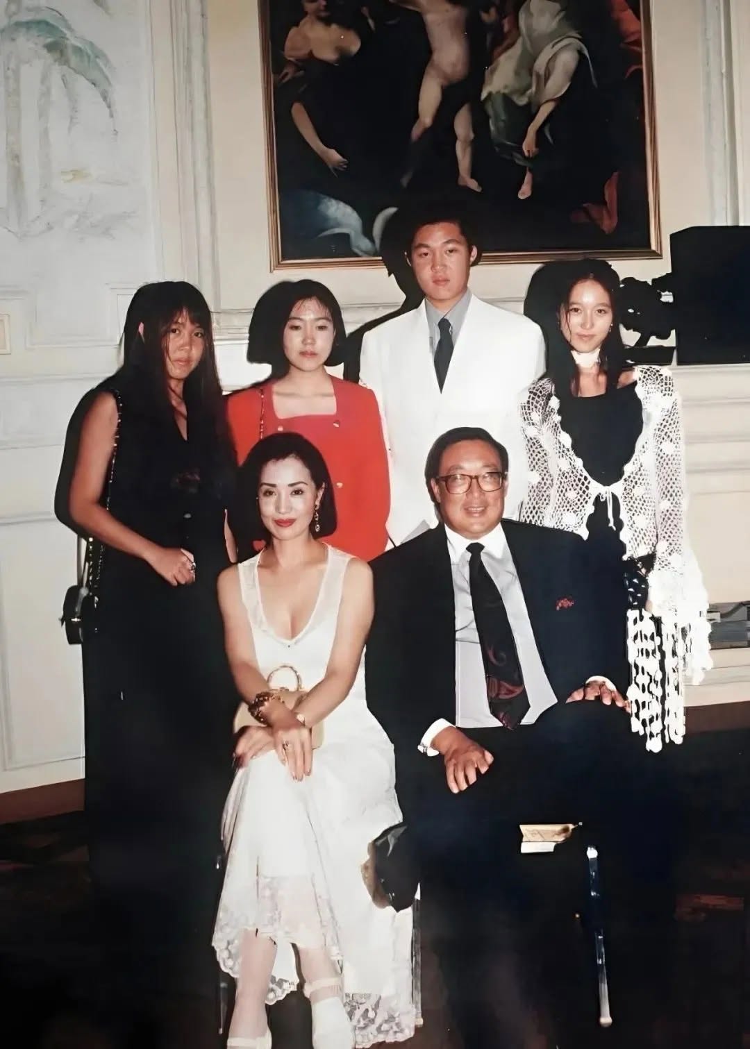 Cao tay như sao nữ đ&igrave;nh đ&aacute;m, nhẫn nhịn nhiều năm rồi gi&agrave;nh quyền kiểm so&aacute;t t&agrave;i sản, con ri&ecirc;ng của chồng kh&ocirc;ng được chia phần- Ảnh 5.