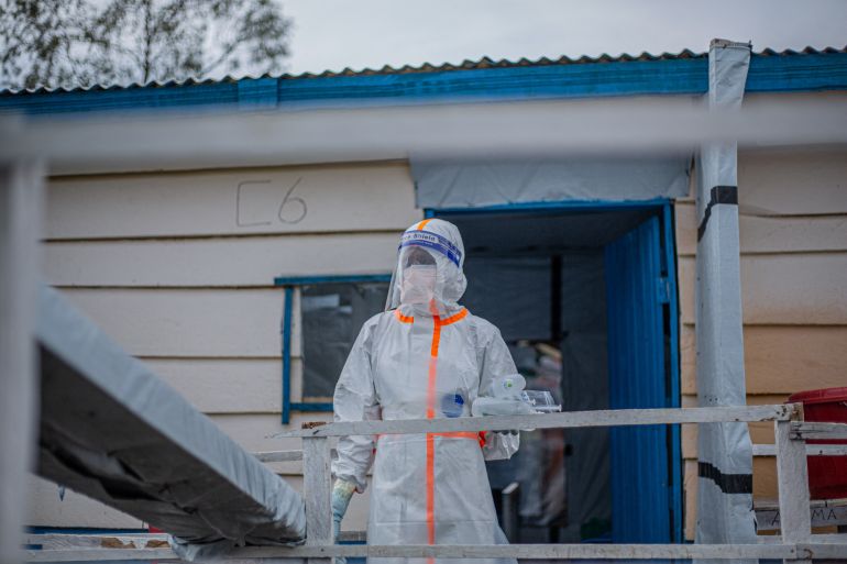 WHO cảnh b&aacute;o: Dịch Ebola đang b&ugrave;ng ph&aacute;t nhanh chưa từng thấy, tr&ecirc;n 2.000 ca nhiễm v&agrave; 796 ca tử vong được ghi nhận chỉ trong 2 th&aacute;ng- Ảnh 1.
