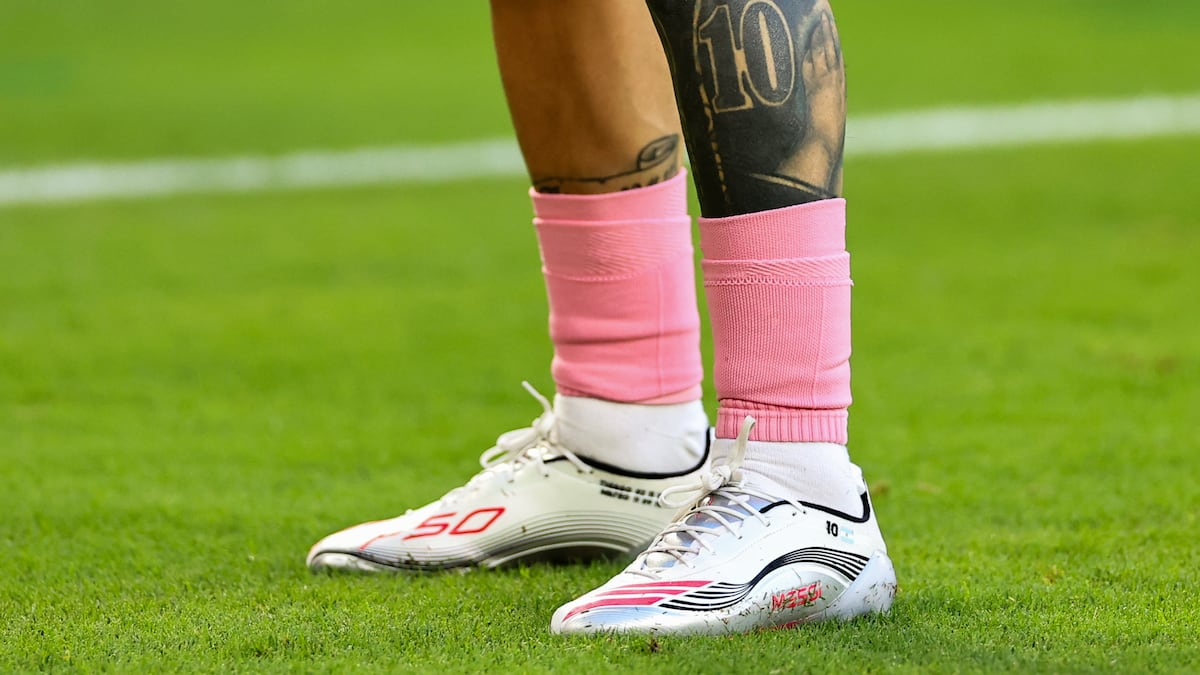 Ch&acirc;n tr&aacute;i của Messi c&oacute; gi&aacute; hơn 23,6 ngh&igrave;n tỷ, đắt hơn nhiều CLB h&agrave;ng đầu ch&acirc;u &Acirc;u- Ảnh 2.