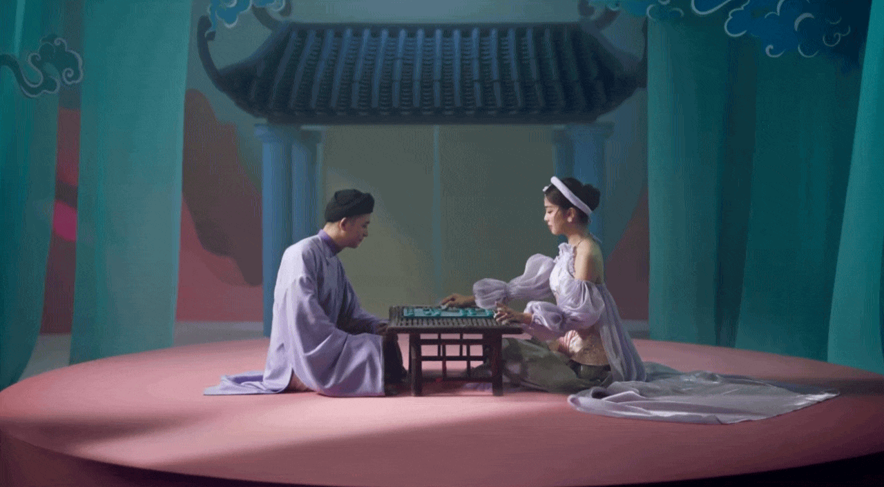Nữ nghệ sĩ Việt c&oacute; hit viral to&agrave;n cầu, vừa bỏ thi Hoa hậu đ&atilde; c&ugrave;ng chị em "dằn mặt" hội lụy t&igrave;nh- Ảnh 1.