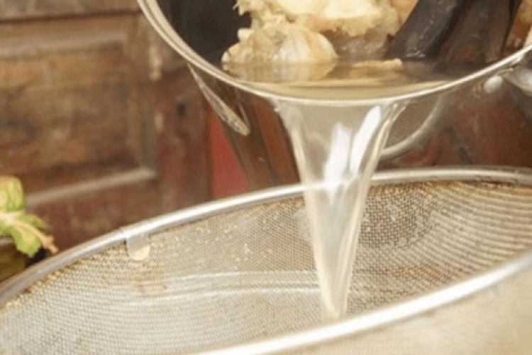 Tại sao n&ecirc;n cho đ&aacute; lạnh v&agrave;o nồi nước hầm xương?- Ảnh 4.