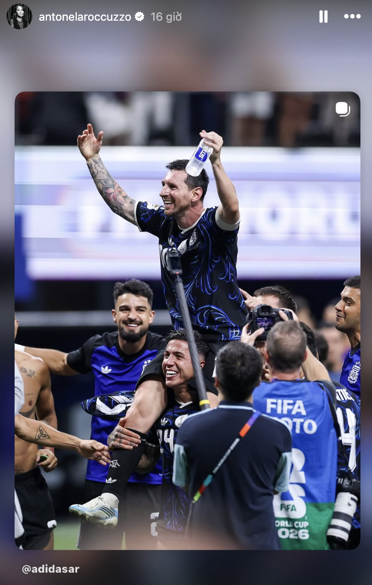 Cả thế giới tung hô Messi, còn bà xã