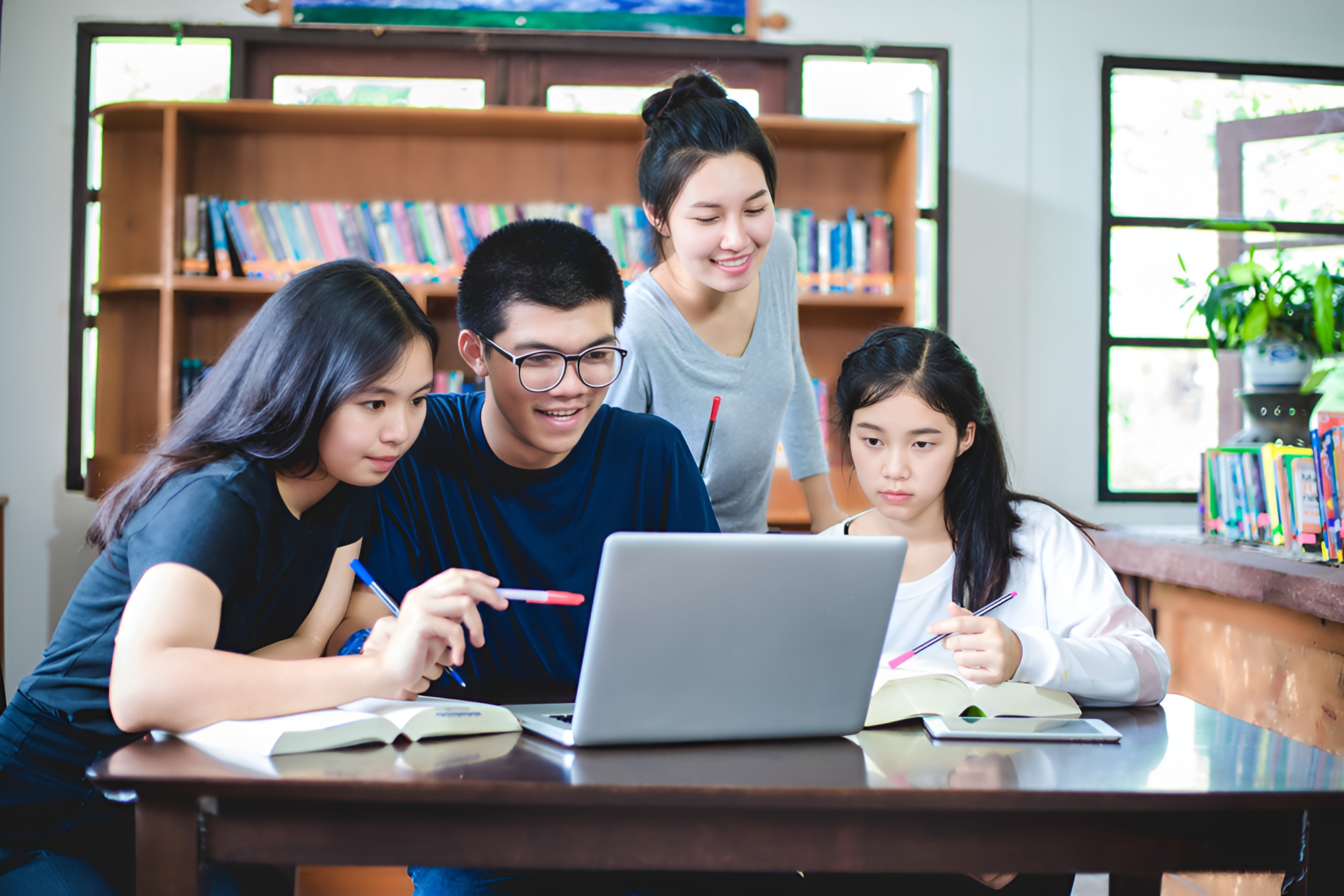 Google c&ocirc;ng bố b&aacute;o c&aacute;o mới: Việt Nam dẫn đầu Đ&ocirc;ng Nam &Aacute; về mức độ sử dụng AI v&agrave; Gemini- Ảnh 2.